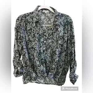 Floral & Ivy blue floral top